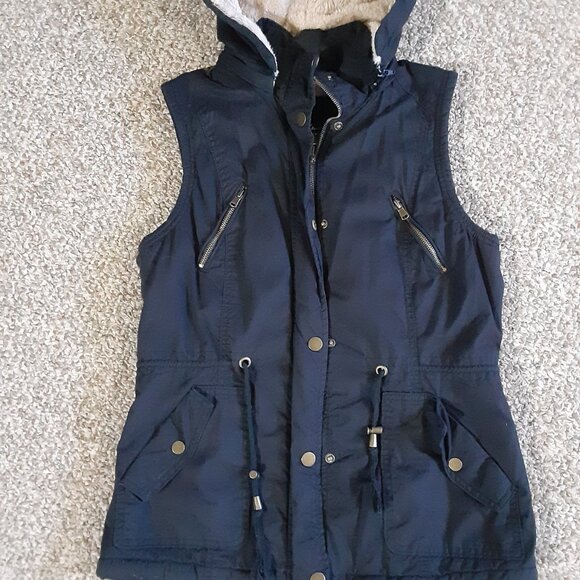 Snobbish Fur Vest Size Large - Picture 1 of 6